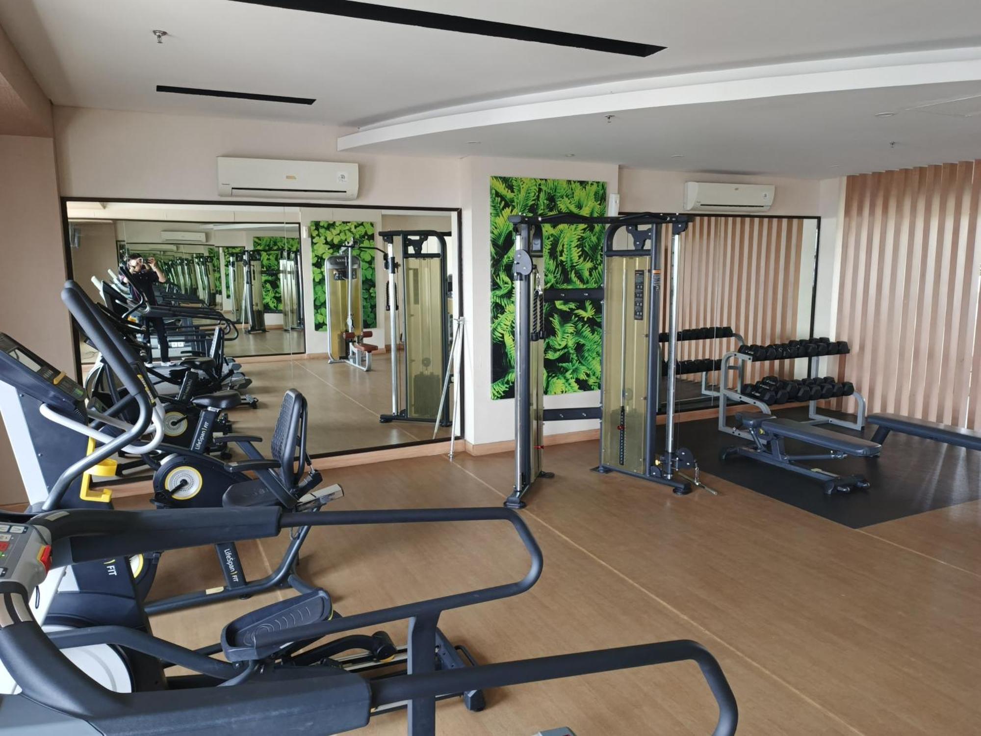 2Br Lucky Tower Residence Jakarta Old Town Top Floor Condo المظهر الخارجي الصورة