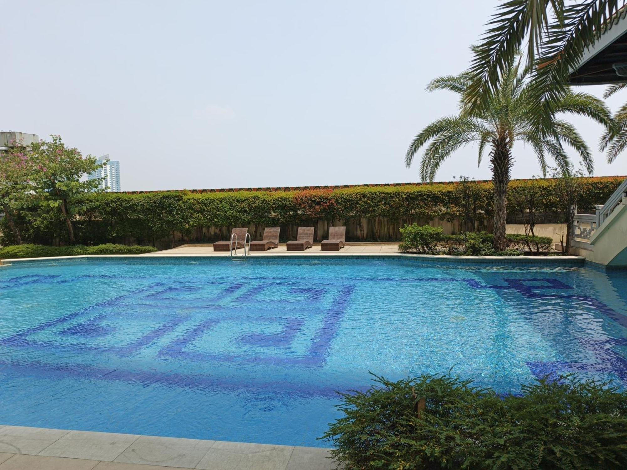 2Br Lucky Tower Residence Jakarta Old Town Top Floor Condo المظهر الخارجي الصورة