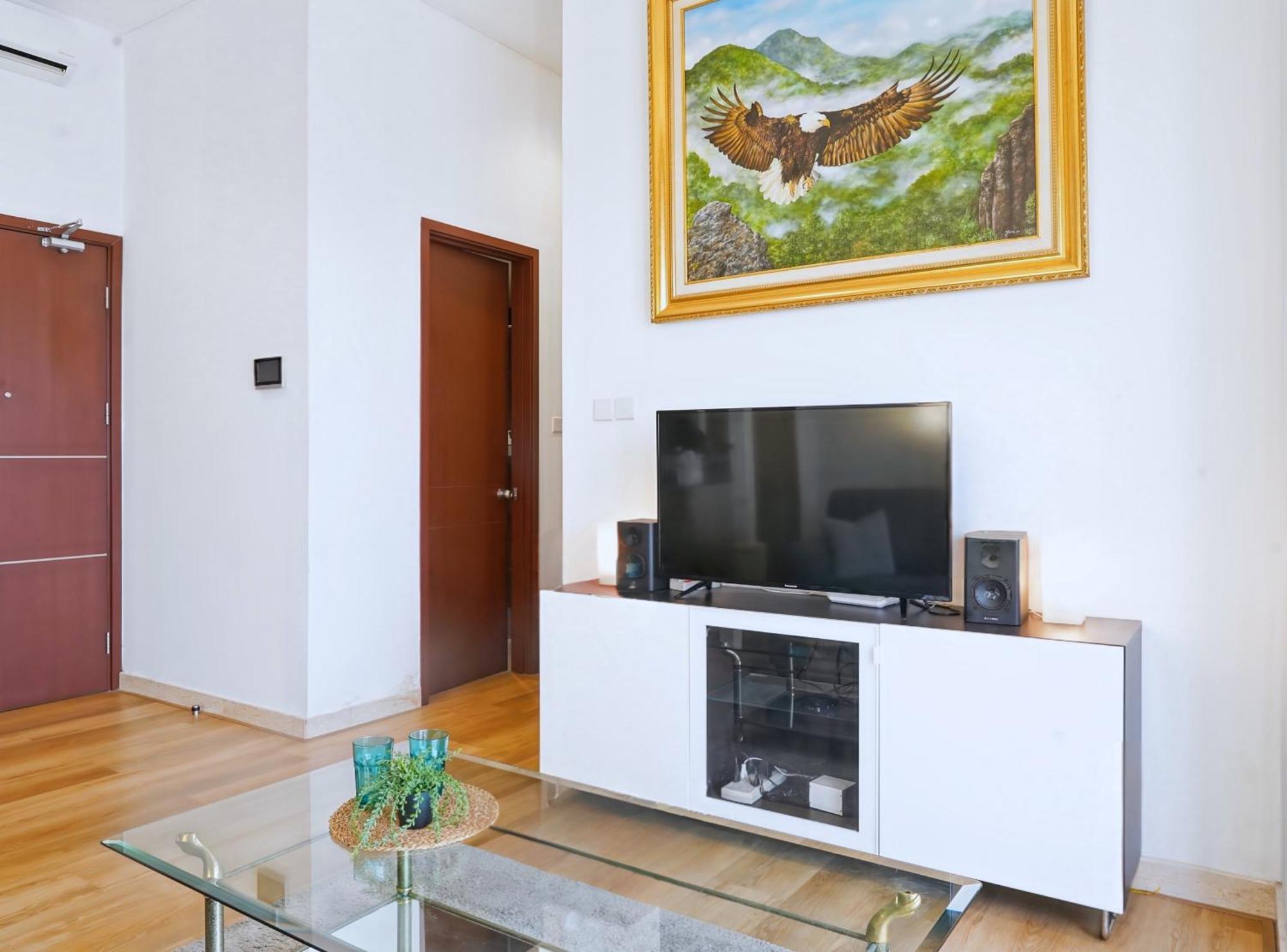 2Br Lucky Tower Residence Jakarta Old Town Top Floor Condo المظهر الخارجي الصورة